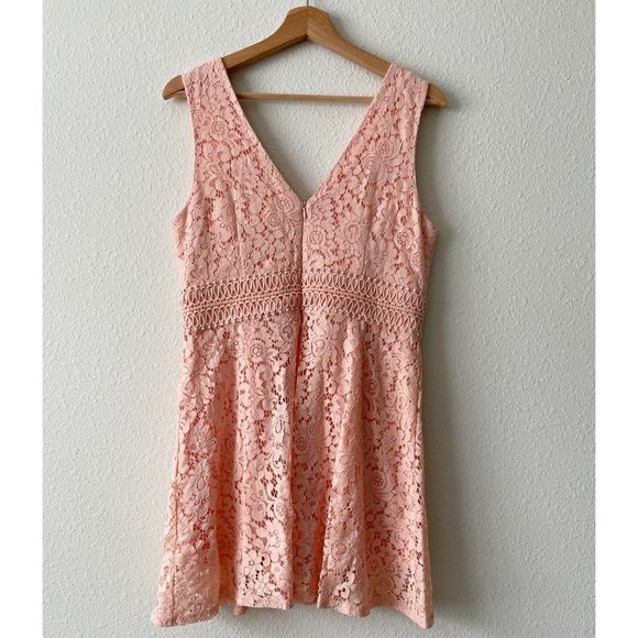 Francesca Light Peach Lace Floral V-neck Dress size L - Picture 2 of 7